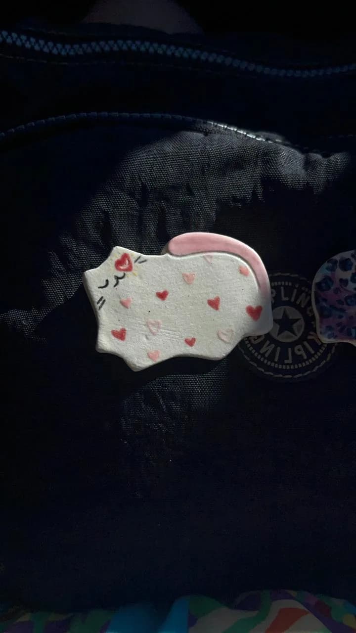 White cat with hearts ceramic brooch